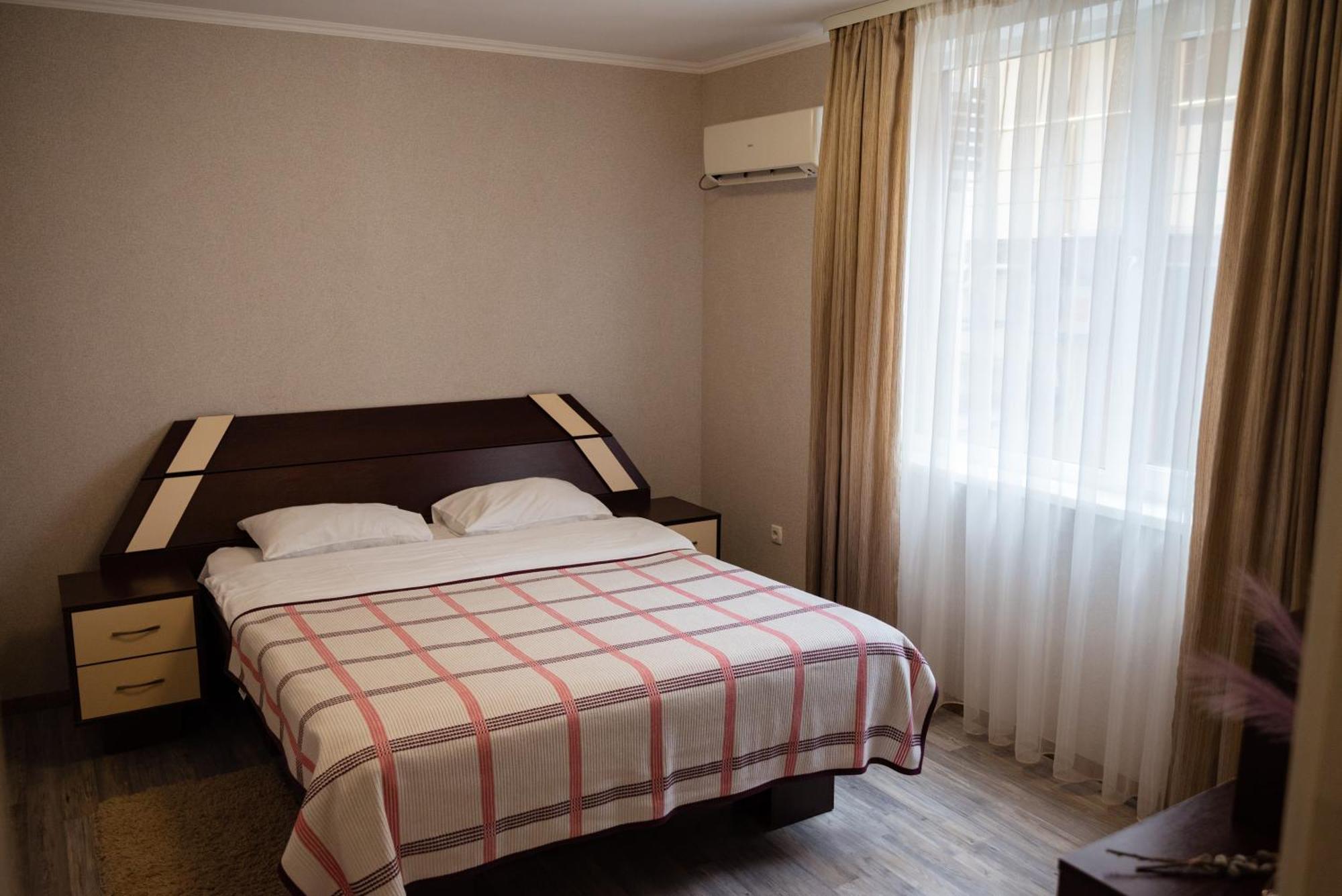 Sadove Hotel Butterfly מראה חיצוני תמונה